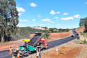 A pavimentação da PR-239, rodovia que liga os municípios de Pitanga e Mato Rico, na região central do Estado, está 23% executada. O trecho possui 43,15 quilômetros de extensão e tem entrega prevista para dezembro de 2022. É a primeira ligação asfáltica de Mato Rico. Por enquanto o trecho é de estrada de terra.  - Curitiba, 26/10/2021 - Foto: DER