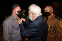 Para comemorar 57 anos, o Batalhão de Polícia Rodoviária (BPRv) promoveu nesta quarta-feira (27) uma solenidade militar no Museu Oscar Niemeyer, em Curitiba, com entrega de medalhas Mérito Rodoviário.
Para o vice-governador Darci Piana, agraciado com a medalha, esse é um momento importante, não só para a Polícia Militar, mas para a sociedade paranaense. Foto: Camila Tonett