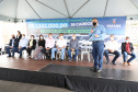 O governador Carlos Massa Ratinho Junior entregou nesta quinta-feira (28) mais 36 novos veículos para reforçar as ações da Saúde da Família em três municípios da Região Metropolitana de Curitiba: Colombo, Bocaiúva do Sul e Campina Grande do Sul. Eles integram a compra de um total de 1.211 automóveis, feita pelo Governo do Estado, para os 399 municípios do Paraná. Foto: Ari Dais/AEN