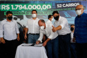   O governador Carlos Massa Ratinho Junior entregou nesta sexta-feira (29) mais 52 automóveis para reforço da frota da saúde em 22 municípios da 19ª Regional de Jacarezinho, no Norte Pioneiro. Os carros serão utilizados para atendimento domiciliar dentro da Estratégia da Saúde da Família (ESF). Foto: Jonathan Campos/AEN