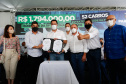   O governador Carlos Massa Ratinho Junior entregou nesta sexta-feira (29) mais 52 automóveis para reforço da frota da saúde em 22 municípios da 19ª Regional de Jacarezinho, no Norte Pioneiro. Os carros serão utilizados para atendimento domiciliar dentro da Estratégia da Saúde da Família (ESF). Foto: Jonathan Campos/AEN