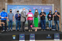 Expedição Filhas do Paraná volta a Curitiba após 2.800 km divulgando o Outubro Rosa. As motociclistas do grupo Filhas do Vento e da Liberdade retornaram neste sábado (30) ao Palácio Iguaçu – mesmo ponto de onde partiram no dia 14 de outubro, e foram recebidas pelo vice-governador Darci Piana e pela primeira-dama do Estado e presidente do Conselho Estadual de Ação Solidária, Luciana Saito Massa. - Curitiba, 30/10/2021 - Foto: Valdelino Pontes