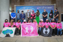 Expedição Filhas do Paraná volta a Curitiba após 2.800 km divulgando o Outubro Rosa. As motociclistas do grupo Filhas do Vento e da Liberdade retornaram neste sábado (30) ao Palácio Iguaçu – mesmo ponto de onde partiram no dia 14 de outubro, e foram recebidas pelo vice-governador Darci Piana e pela primeira-dama do Estado e presidente do Conselho Estadual de Ação Solidária, Luciana Saito Massa. - Curitiba, 30/10/2021 - Foto: Valdelino Pontes