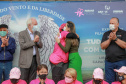 Expedição Filhas do Paraná volta a Curitiba após 2.800 km divulgando o Outubro Rosa. As motociclistas do grupo Filhas do Vento e da Liberdade retornaram neste sábado (30) ao Palácio Iguaçu – mesmo ponto de onde partiram no dia 14 de outubro, e foram recebidas pelo vice-governador Darci Piana e pela primeira-dama do Estado e presidente do Conselho Estadual de Ação Solidária, Luciana Saito Massa. - Curitiba, 30/10/2021 - Foto: Valdelino Pontes