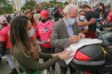 Expedição Filhas do Paraná volta a Curitiba após 2.800 km divulgando o Outubro Rosa. As motociclistas do grupo Filhas do Vento e da Liberdade retornaram neste sábado (30) ao Palácio Iguaçu – mesmo ponto de onde partiram no dia 14 de outubro, e foram recebidas pelo vice-governador Darci Piana e pela primeira-dama do Estado e presidente do Conselho Estadual de Ação Solidária, Luciana Saito Massa. - Curitiba, 30/10/2021 - Foto: Valdelino Pontes