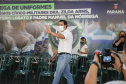 O governador Carlos Massa Ratinho Junior entregou nesta quinta-feira (04) mais 1.837 kits de uniformes para três colégios estaduais cívico-militares (CECM) de Umuarama, no Noroeste do Paraná. Foto:  Umuarama, 04/11/2021 - Foto: Ari Dias/AEN
