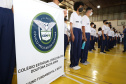 O governador Carlos Massa Ratinho Junior entregou nesta quinta-feira (04) mais 1.837 kits de uniformes para três colégios estaduais cívico-militares (CECM) de Umuarama, no Noroeste do Paraná. Foto:  Umuarama, 04/11/2021 - Foto: Ari Dias/AEN