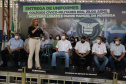 O governador Carlos Massa Ratinho Junior entregou nesta quinta-feira (04) mais 1.837 kits de uniformes para três colégios estaduais cívico-militares (CECM) de Umuarama, no Noroeste do Paraná. Foto:  Umuarama, 04/11/2021 - Foto: Ari Dias/AEN
