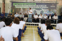 O governador Carlos Massa Ratinho Junior entregou nesta quinta-feira (04) mais 1.837 kits de uniformes para três colégios estaduais cívico-militares (CECM) de Umuarama, no Noroeste do Paraná. Foto:  Umuarama, 04/11/2021 - Foto: Ari Dias/AEN