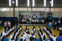 O governador Carlos Massa Ratinho Junior entregou nesta quinta-feira (04) mais 1.837 kits de uniformes para três colégios estaduais cívico-militares (CECM) de Umuarama, no Noroeste do Paraná. Foto: Jonathan Campos/AEN
