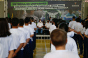 O governador Carlos Massa Ratinho Junior entregou nesta quinta-feira (04) mais 1.837 kits de uniformes para três colégios estaduais cívico-militares (CECM) de Umuarama, no Noroeste do Paraná. Foto: Jonathan Campos/AEN