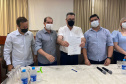 O secretário de Estado da Saúde, Beto Preto, assinou nesta sexta-feira (5) a autorização para o aumento no repasse de custeio ao Hospital Moacir Micheletto, em Assis Chateaubriand, logo após a visita na unidade. - Assis Chateaubriand, 05/11/2021 - Foto: Andressa Desyreé / Sesa