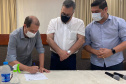 O secretário de Estado da Saúde, Beto Preto, assinou nesta sexta-feira (5) a autorização para o aumento no repasse de custeio ao Hospital Moacir Micheletto, em Assis Chateaubriand, logo após a visita na unidade. - Assis Chateaubriand, 05/11/2021 - Foto: Andressa Desyreé / Sesa