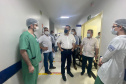 O secretário de Estado da Saúde, Beto Preto, assinou nesta sexta-feira (5) a autorização para o aumento no repasse de custeio ao Hospital Moacir Micheletto, em Assis Chateaubriand, logo após a visita na unidade. - Assis Chateaubriand, 05/11/2021 - Foto: Andressa Desyreé / Sesa