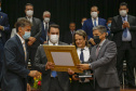 O governador Carlos Massa Ratinho Junior recebeu nesta sexta-feira (5) o título de “Benfeitor do Oeste”. A homenagem é dos prefeitos que integram a Associação dos Municípios do Oeste do Paraná foi conferida durante a 15ª edição do maior evento da imprensa da região, o Prêmio Amop de Jornalismo. 
Foto Gilson abreu/AEN
