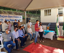 Dezesseis famílias de Guaraniaçu, na região Oeste do Paraná, receberam nesta sexta-feira (12) as chaves de suas novas moradias. Elas foram beneficiadas por um projeto de parceria do Governo do Estado com a Itaipu Binacional e a administração municipal, que recebeu pouco mais de R$ 1 milhão de investimento. - Guaraniaçu, 12/11/2021 -  Foto: Rafael Kikuti / Cohapar