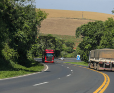 Atendimentos emergenciais nas rodovias do Paraná serão concentrados nos números 191, 193 e 198 - Foto: Geraldo Bubniak/ANPr