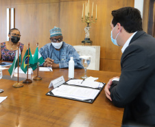 Governador recebe embaixador da Nigéria e apresenta potencial do Paraná