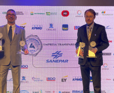 Representantes da Sanepar receberam na terça-feira (23), em São Paulo, o Troféu Transparência concedido pela Associação Nacional dos Executivos de Finanças, Administração e Contabilidade (Anefac) e também o Troféu Destaque de Melhor Demonstração Contábil. - Curitiba, 25/11/2021 - Foto: Sanepar