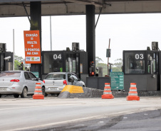 Praça de Pedagio -  Ecovia, concessionária que administra o trecho Curitiba-Litoral da BR-277  24/11/2021 - Foto: Geraldo Bubniak/AEN