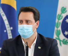 O governador Carlos Massa Ratinho Junior e secretários de Estado apresentam nesta sexta-feira (26), em conjunto com a Polícia Rodoviária Federal, detalhes do plano de operação para o fim da concessão das rodovias paranaenses, que ocorre neste final de semana. Na foto, diretor-geral do Departamento de Estradas de Rodagem do Paraná, Fernando Furiatti    - 26/11/2021 - Foto: Geraldo Bubniak/AEN