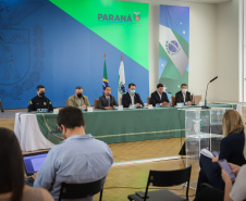 O governador Carlos Massa Ratinho Junior e secretários de Estado apresentam nesta sexta-feira (26), em conjunto com a Polícia Rodoviária Federal, detalhes do plano de operação para o fim da concessão das rodovias paranaenses, que ocorre neste final de semana. Na foto, diretor-geral do Departamento de Estradas de Rodagem do Paraná, Fernando Furiatti    - 26/11/2021 - Foto: Geraldo Bubniak/AEN