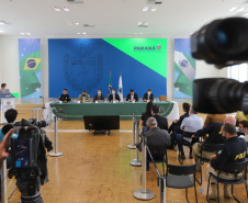 O governador Carlos Massa Ratinho Junior e secretários de Estado apresentam nesta sexta-feira (26), em conjunto com a Polícia Rodoviária Federal, detalhes do plano de operação para o fim da concessão das rodovias paranaenses, que ocorre neste final de semana. Na foto, diretor-geral do Departamento de Estradas de Rodagem do Paraná, Fernando Furiatti    - 26/11/2021 - Foto: Geraldo Bubniak/AEN