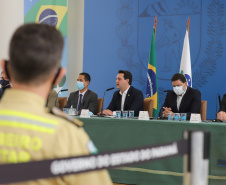 O governador Carlos Massa Ratinho Junior e secretários de Estado apresentam nesta sexta-feira (26), em conjunto com a Polícia Rodoviária Federal, detalhes do plano de operação para o fim da concessão das rodovias paranaenses, que ocorre neste final de semana. Na foto, diretor-geral do Departamento de Estradas de Rodagem do Paraná, Fernando Furiatti    - 26/11/2021 - Foto: Geraldo Bubniak/AEN