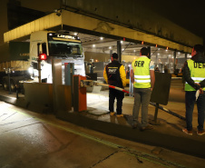 Encerramento dos atuais contratos de concessão de rodovias no Paraná. Abertura das catracas da praça de pedágio da Ecovia, na BR-277, em São José dos Pinhais, ocorrida à 0h00 deste domingo. - Curitiba, 28/11/2021 - Foto: Ari Dias/AEN