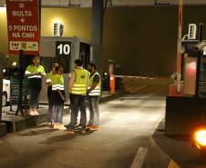 Encerramento dos atuais contratos de concessão de rodovias no Paraná. Abertura das catracas da praça de pedágio da Ecovia, na BR-277, em São José dos Pinhais, ocorrida à 0h00 deste domingo. - Curitiba, 28/11/2021 - Foto: Ari Dias/AEN