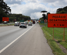 Encerramento dos atuais contratos de concessão de rodovias no Paraná. Abertura das catracas da praça de pedágio da Ecovia, na BR-277, em São José dos Pinhais, ocorrida à 0h00 deste domingo. - Curitiba, 28/11/2021 - Foto: Ari Dias/AEN