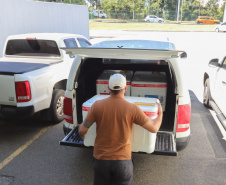 Distribuição das vacinas para regionais de saúde no Cemepar - Curitiba, 30/11/2021