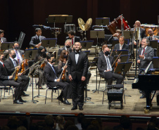 Orquestra Sinfônica do Paraná reencontra o público no grande auditório do Teatro Guaíra