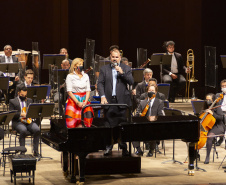 Orquestra Sinfônica do Paraná reencontra o público no grande auditório do Teatro Guaíra