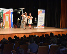 Teatro da Copel ensina crianças do Centro-Sul sobre uso seguro e consciente de energia