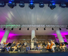 César Menotti e Fabiano participarão da abertura do Natal do Palácio Iguaçu | Agência Estadual de Notícias César Menotti e Fabiano participarão da abertura do Natal do Palácio Iguaçu | Agência Estadual de Notícias