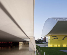 Museu Oscar Niemeyer (MON) 