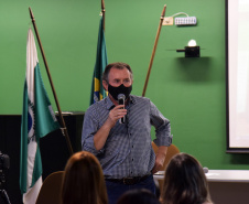 O secretário de Estado da Saúde, Beto Preto, acompanhou o encerramento do ano letivo do curso Técnico em Enfermagem da Escola de Saúde Pública. - Curitiba, 23/11/2021 - Foto: Américo Antonio/SESA