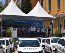 O Governo do Estado realizou mais uma entrega dos carros para Estratégia da Saúde da Família (ESF) neste sábado (13). Agora, os 15 municípios da 7ª Regional de Saúde de Pato Branco foram beneficiados com a doação de 43 automóveis, em um investimento de mais de R$ 1,4 milhão. - Pato Branco, 13/11/2021 - Foto: Américo Antonio/SESA