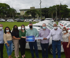 Estado entrega 26 veículos à Regional de Saúde de Cianorte e assina convênio de R$ 5,1 milhões