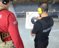 Polícia Civil promove cursos de atualização de armamento e tiro em Curitiba - Foto: PCPR