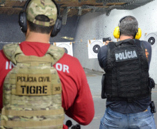 Polícia Civil promove cursos de atualização de armamento e tiro em Curitiba - Foto: PCPR