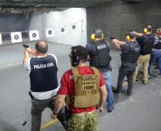 Polícia Civil promove cursos de atualização de armamento e tiro em Curitiba - Foto: PCPR