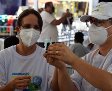 Paraná e ministérios do Brasil e Paraguai promovem testagem e vacinação na fronteira