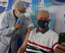 Curitiba imuniza mais de 3 mil pessoas nas primeiras horas da campanha Mega Vacinação