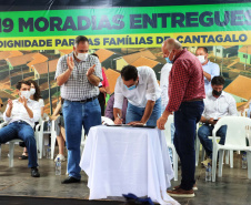 Governo entrega 119 casas populares para ajudar famílias de Cantagalo