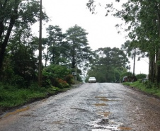 Estado assina ordem de serviço para pavimentação entre Imbaú e Reserva, nos Campos Gerais Foto: DER