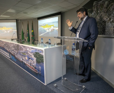 Nesta segunda-feira (22), o ministro Guilherme Caputo Bastos, do Tribunal Superior do Trabalho (TST), visitou a sede da Portos do Paraná, onde participou do II Seminário sobre Trabalho Portuário. Organizado pelo Órgão Gestor de Mão-de-Obra do Trabalhador Portuário Avulso (OGMO) de Paranaguá, o evento teve apoio da administração dos portos de Paranaguá e Antonina. - Paranaguá, 22/11/2021 - Foto: Claudio Neves/Portos do Paraná