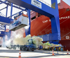 Terminal de contêineres do Porto de Paranaguá alcança marca de 1 milhão de unidades movimentadas