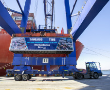 Terminal de contêineres do Porto de Paranaguá alcança marca de 1 milhão de unidades movimentadas